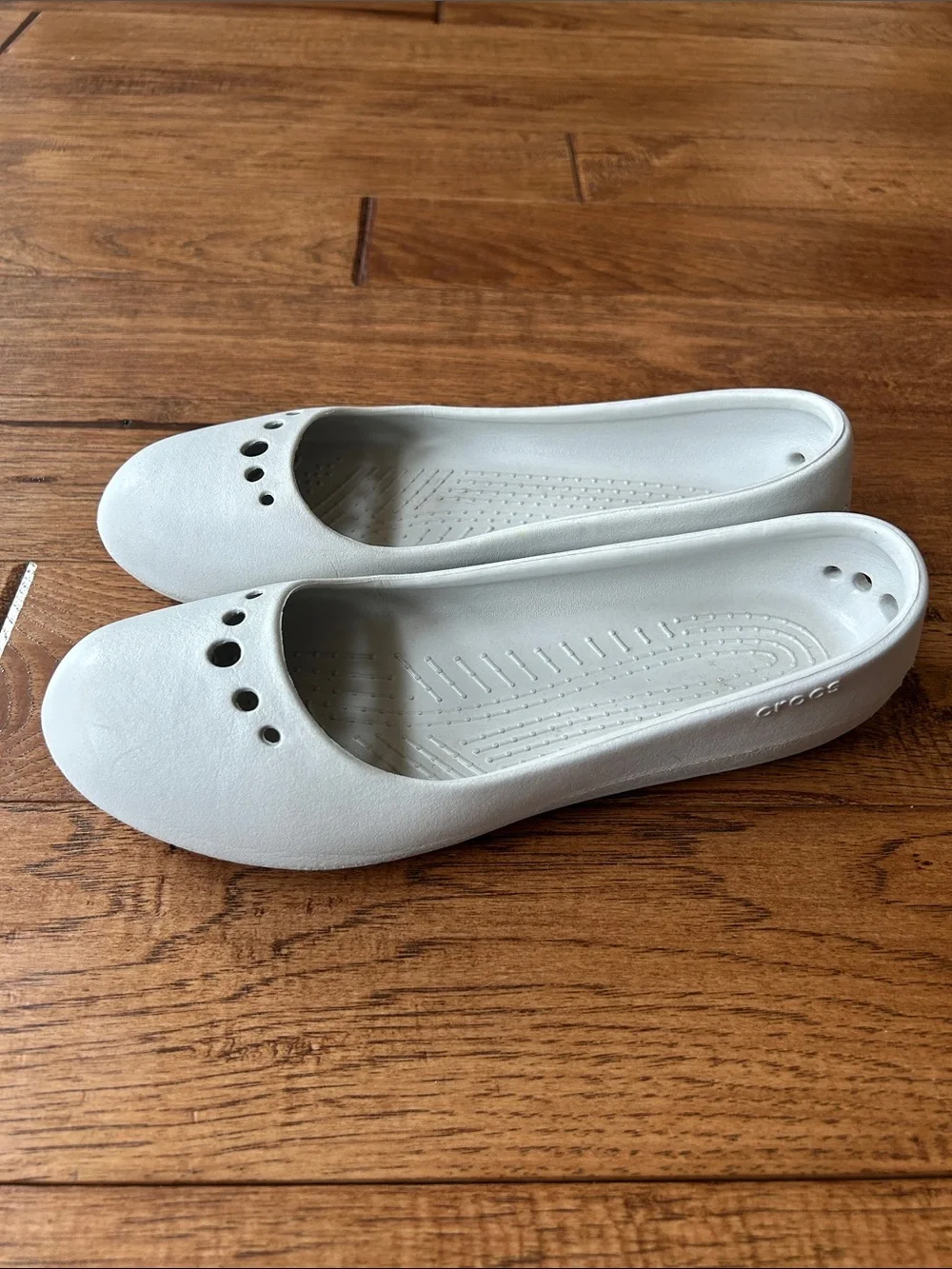 Crocs Prima Ballerina Ballet Flats Slip On Comfort Shoes Light Gray Size 8